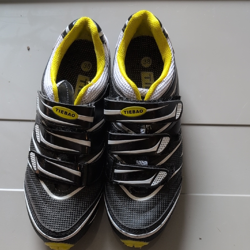 Men's Black and Yellow Cycling Shoes